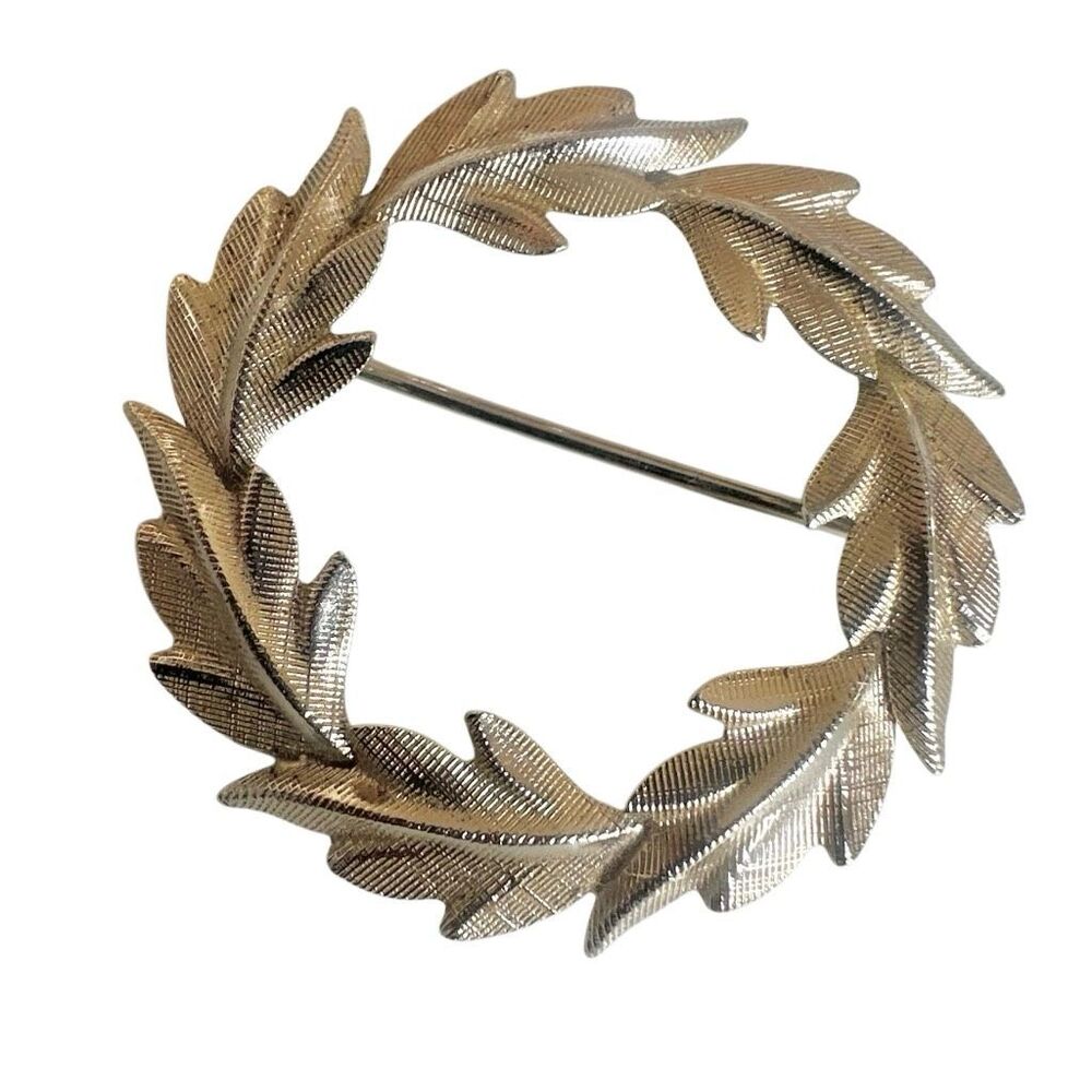 d e c Sterling Silver Leaf Wreath Brooch Pin